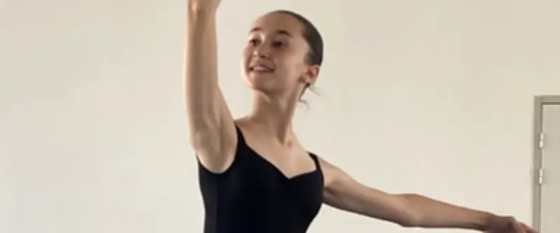 À 12 ans, Eléonore Fumet intègre l'école de danse de l'Opéra de Paris