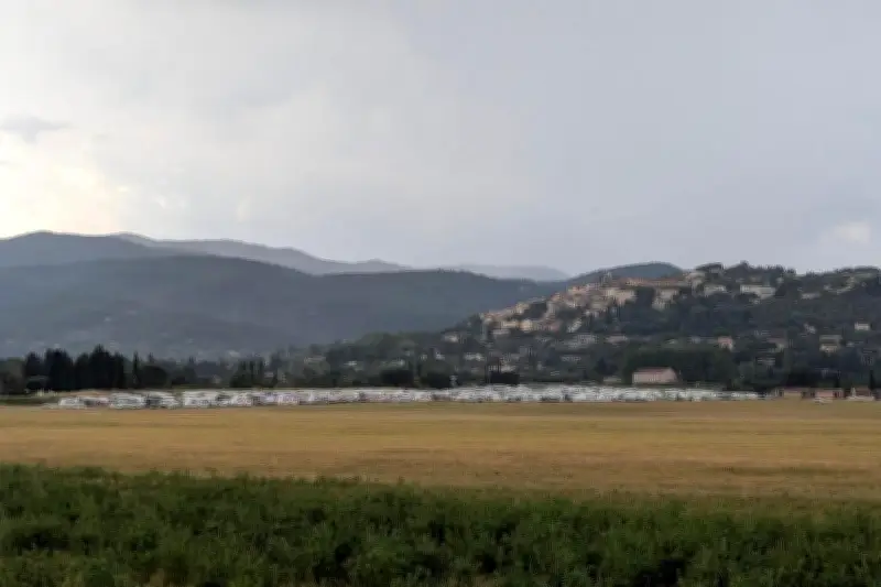 150 caravanes de gens du voyage envahissent l'aérodrome de Fayence