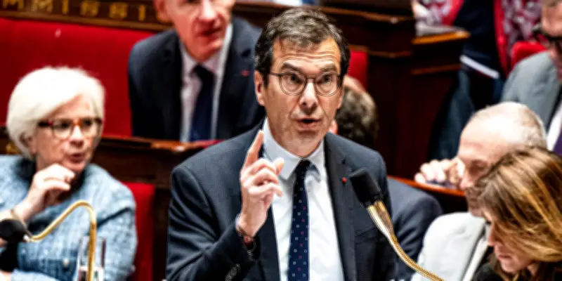 1er mai : le Sénat vote le droit de travailler pour boulangers et fleuristes