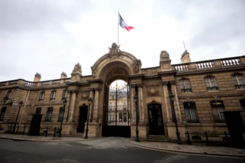 35 degrés à l'ombre de l'Élysée : la canicule frappe Paris