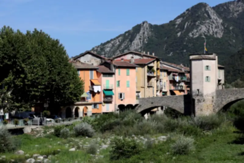 Abandon d'un projet de logements sociaux à Sospel près de Menton