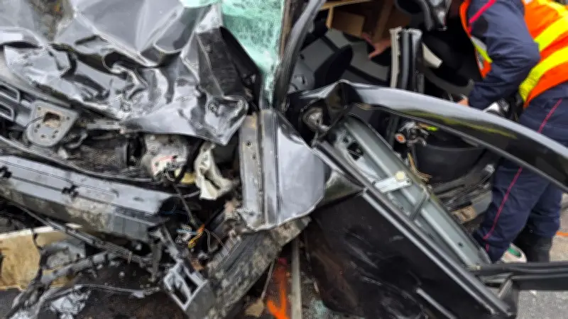 Accident mortel à Pézenas : deux octogénaires décèdent dans une collision frontale