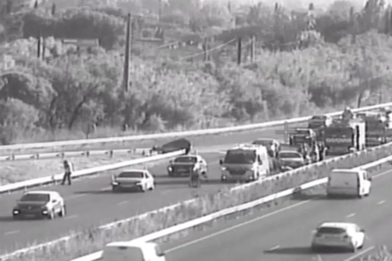 Accident sur l'A57 à Toulon : circulation réduite à une voie, 30 min de retard