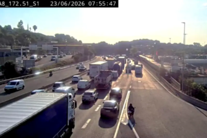 Accident sur l'A8 : 25 minutes de retard vers l'Italie