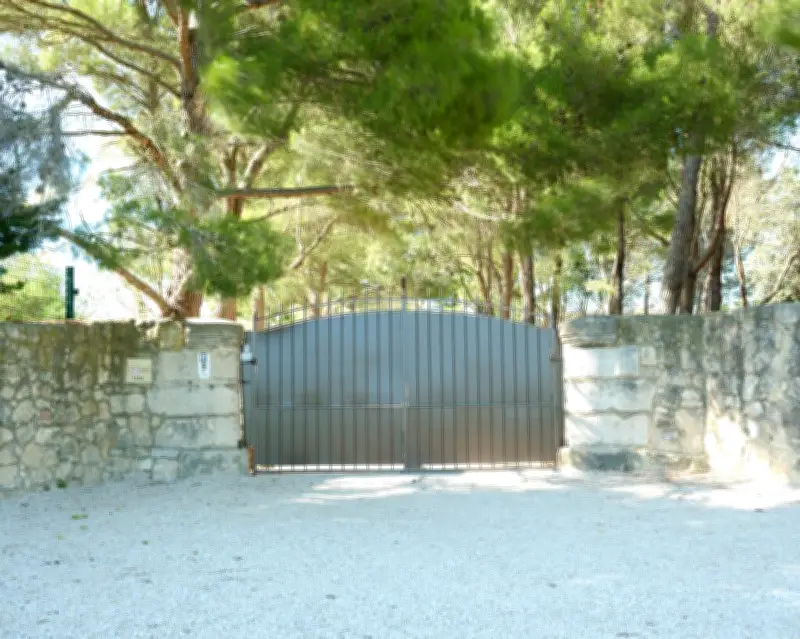 Affaire Bruel : à L'Isle-sur-la-Sorgue, "il fallait toujours se plier en quatre pour lui"