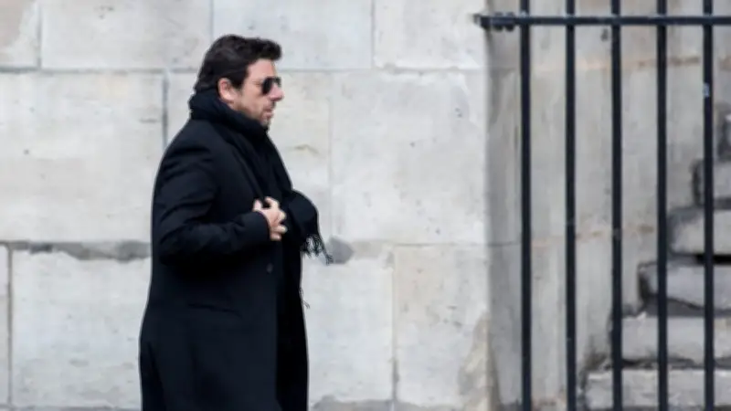 Affaire Patrick Bruel: le parquet requiert mise en examen et incarcération