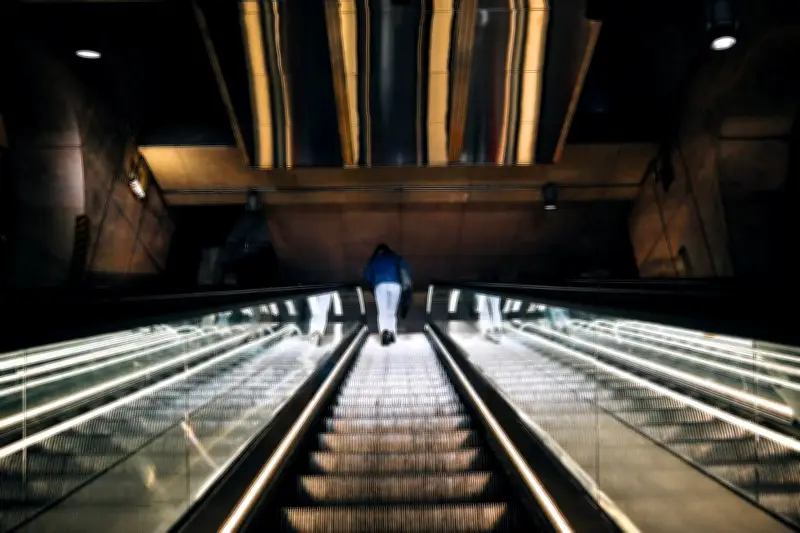 Amende de 200 euros pour avoir remonté un escalator à l'arrêt à Paris