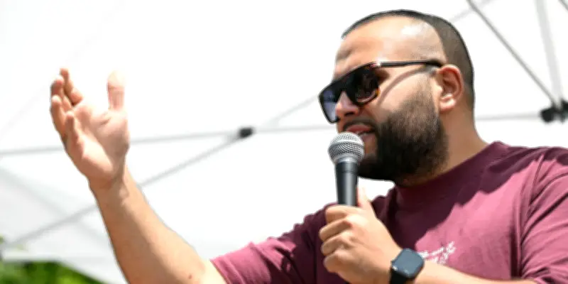 Anasse Kazib candidat à la présidentielle 2027 pour la troisième fois