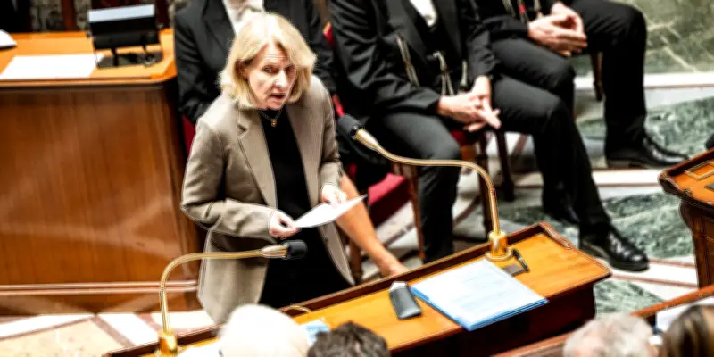 Annulation d'une pièce d'Alexis Michalik à Castres : la ministre de la Culture condamne