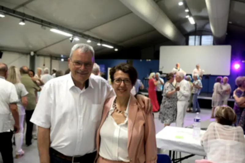 À Antibes, des seniors racontent leur premier grand bal de printemps