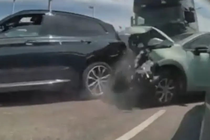 Antibes : un camion fonce sur 22 voitures, 37 blessés légers, le chauffeur en garde à vue
