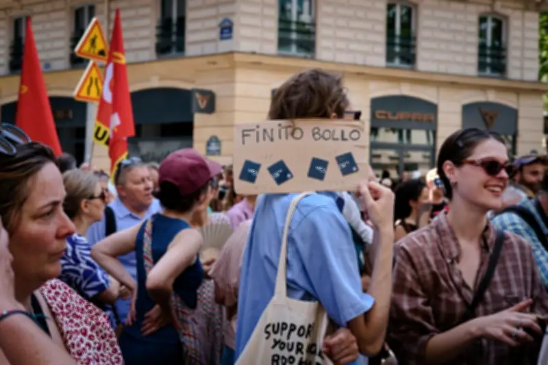 Après le départ de Bolloré, le cinéma français entre inquiétude et silence