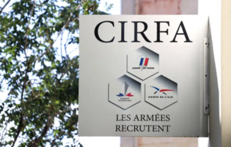 Armée lance campagne pour recruter 3 500 civils par an