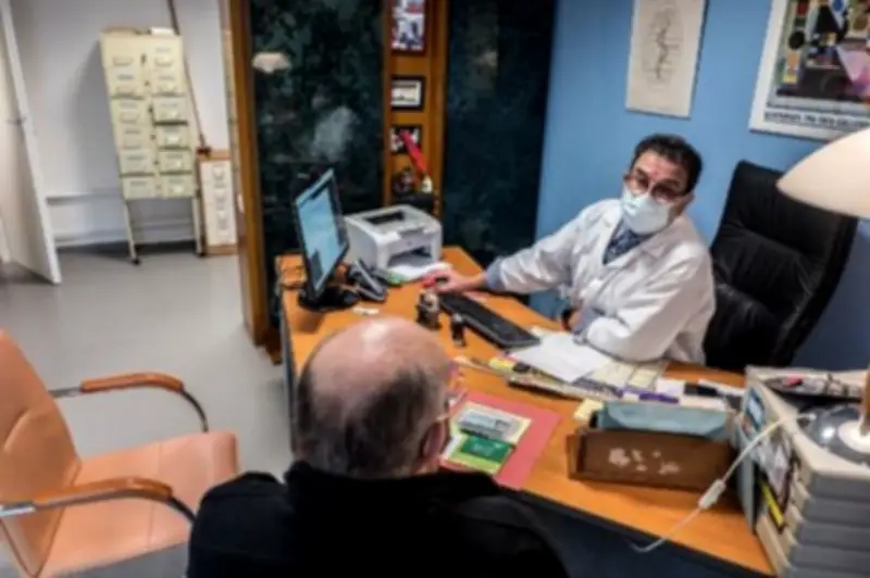 Arrêts maladie : le Covid long, angle mort du débat public