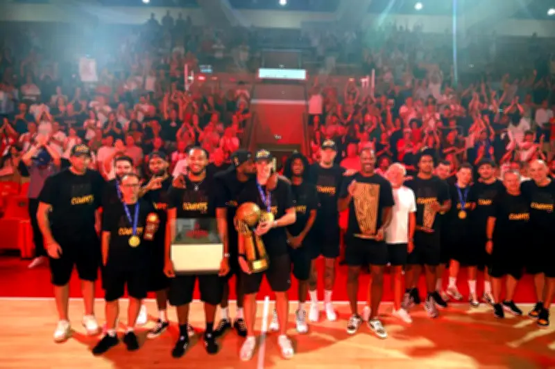 AS Monaco Basket célèbre son quadruplé historique avec ses abonnés