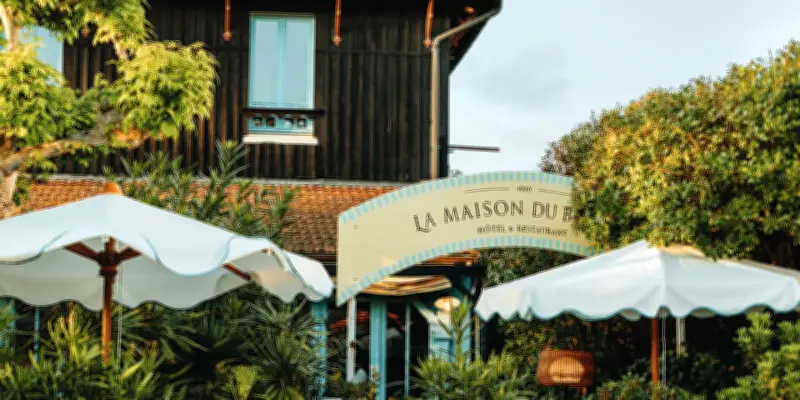 Au Cap Ferret : la Maison du Bassin, une batisse en bois à l'abri des regards