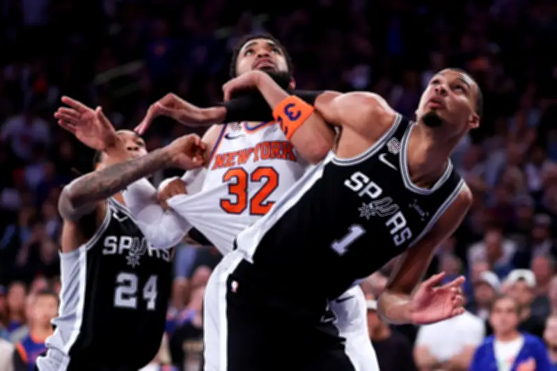 Au Madison Square Garden, Trump hue et porte la poisse aux Knicks