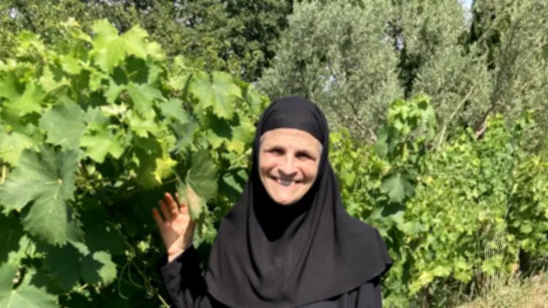 Au monastère de Solan, les sœurs orthodoxes vendent leur vin bio pour financer un tracteur