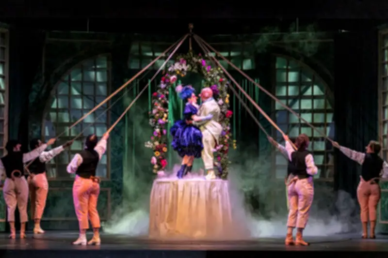 Au Théâtre du Châtelet, les pulsions de vie parisienne