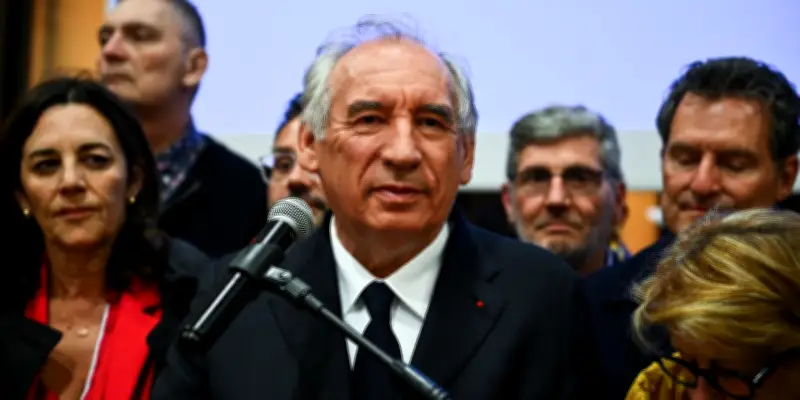 Bayrou veut retrouver son influence et assurer la survie du MoDem