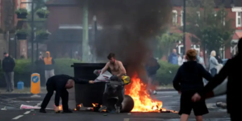 Belfast : manifestations après une attaque au couteau imputée à un réfugié soudanais