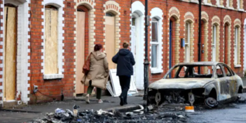 Belfast : rassemblements se dispersent dans le calme après violences racistes