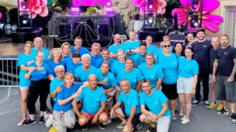 Bélarga : DJ Cassou enflamme la place du village avec 35 bénévoles
