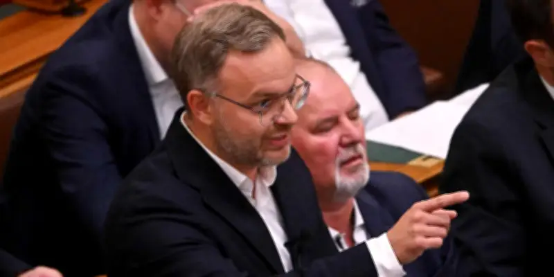 À Bruxelles, l'avenir en suspens du think tank réactionnaire de Viktor Orban