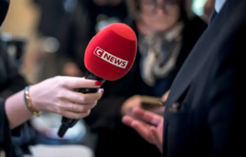 Canal+ dénonce une décision politique contre CNews et craint sa fermeture