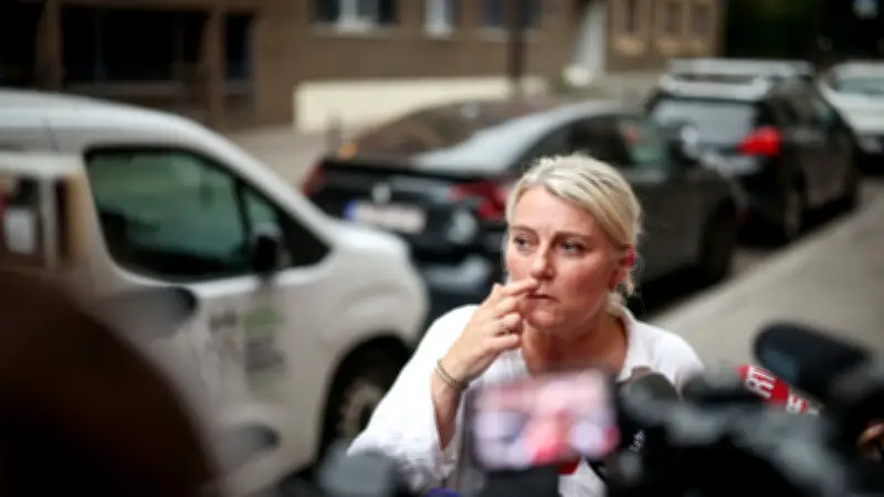 Canicule : 30 000 climatiseurs pour les hôpitaux, la ministre Rist espère une livraison rapide