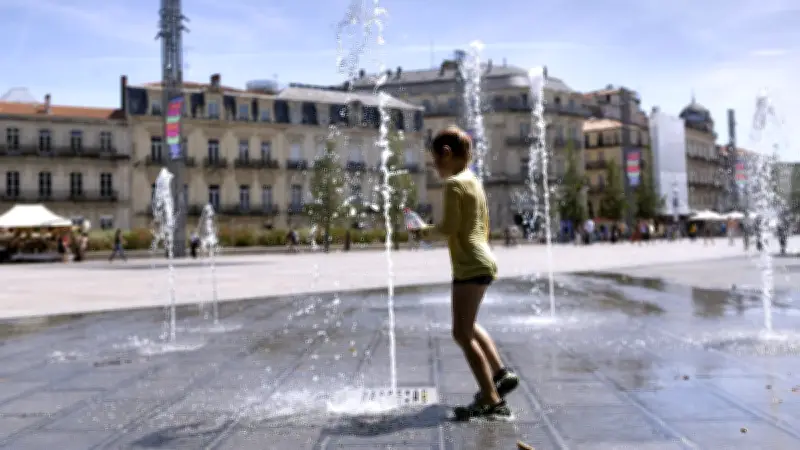 Canicule : 49 départements en rouge, 40 en orange, vague de chaleur comparable à 2003