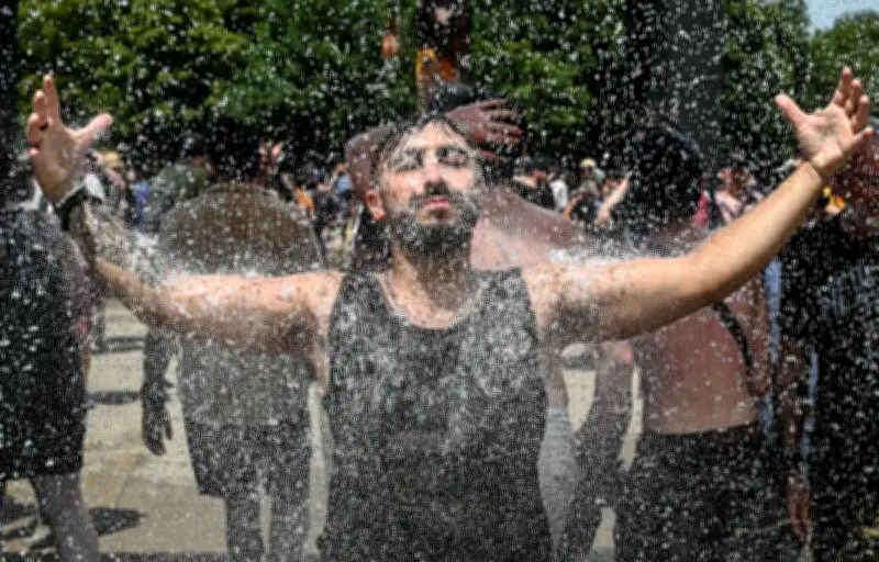 Canicule: 49 départements en rouge, rapport Lyhanna, Bleus