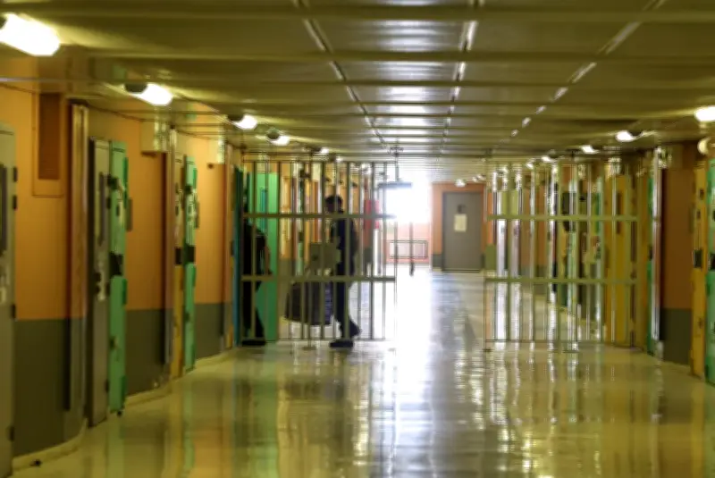 Canicule en prison : « On crève de chaud à l’ombre »