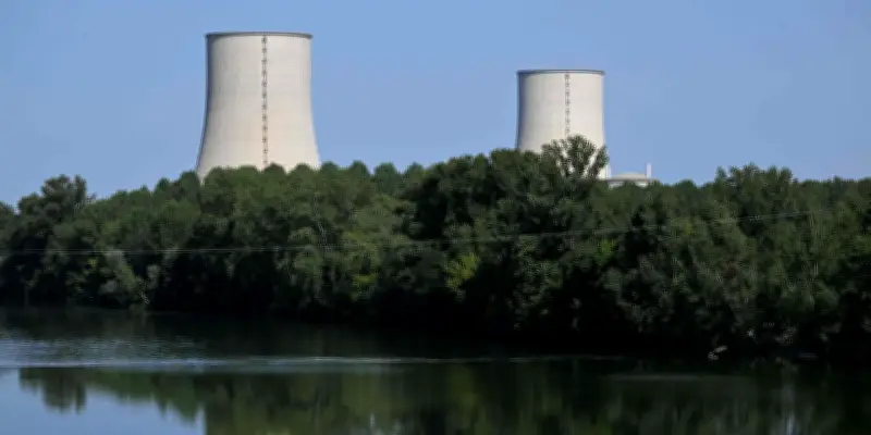 Canicule : incertitudes sur plusieurs réacteurs nucléaires, RTE rassurant