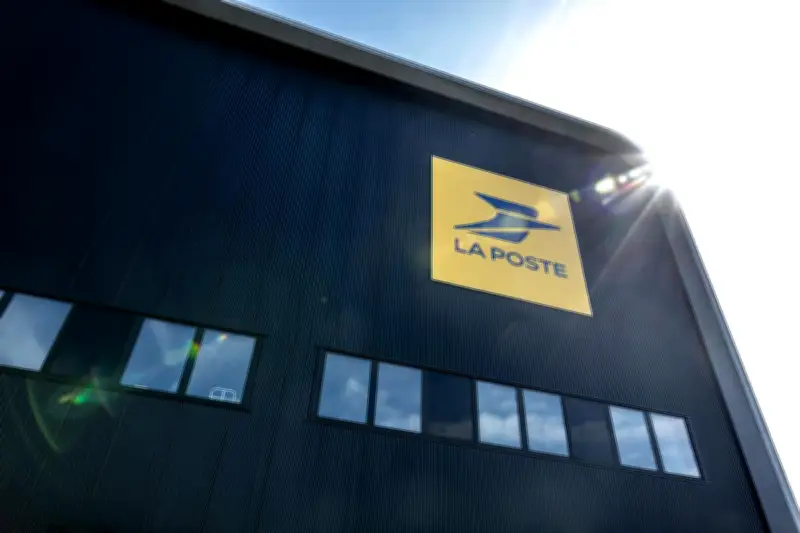 Canicule : les facteurs de la Poste mobilisés pour les personnes vulnérables