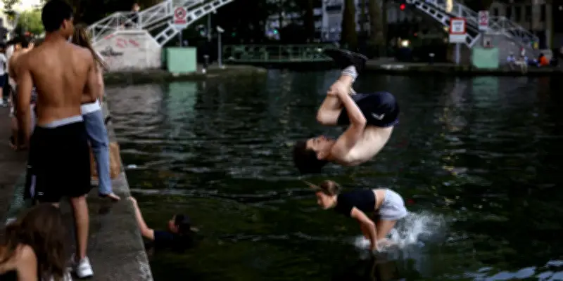 Canicule à Paris : baignade autorisée dès mercredi dans le canal Saint-Martin