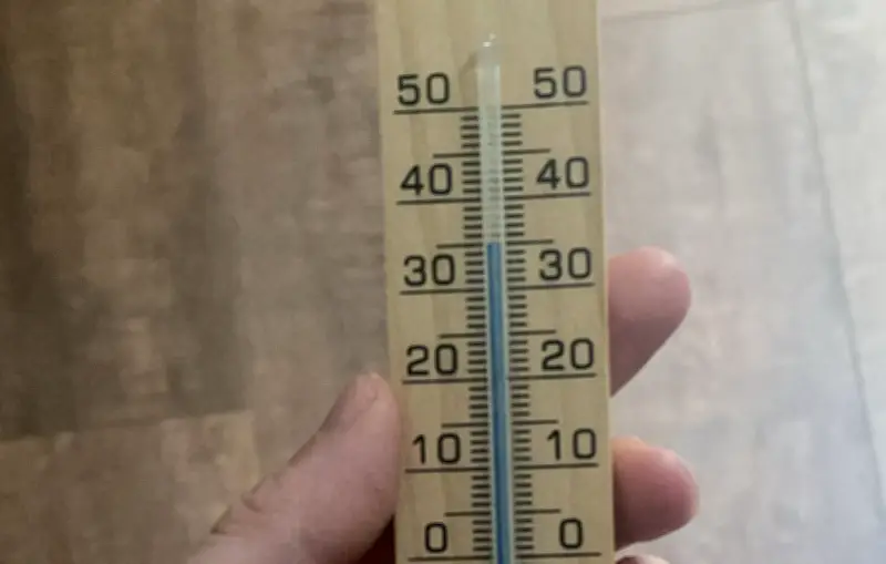 Canicule à Paris : des locataires sous les toits vivent un enfer à 35°C