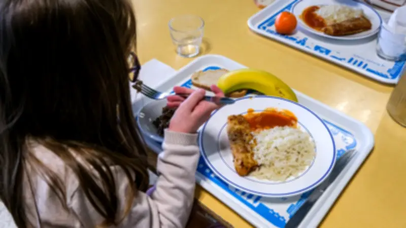 Cantine scolaire : des parents changent d'école face à la hausse des prix