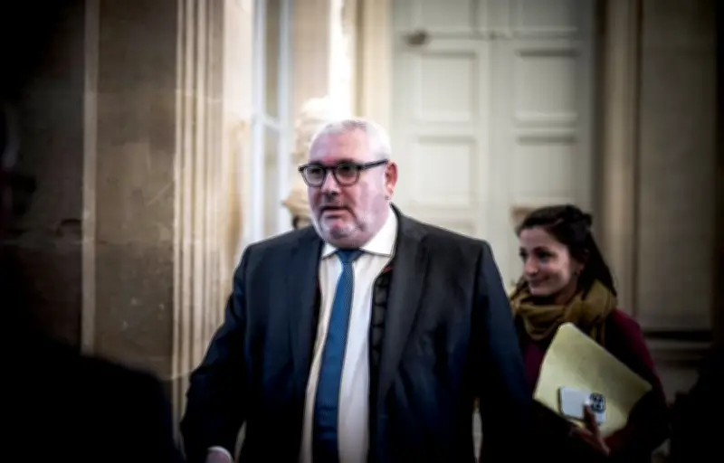 Carcassonne : le maire RN refuse ses locaux au consulat d'Algérie