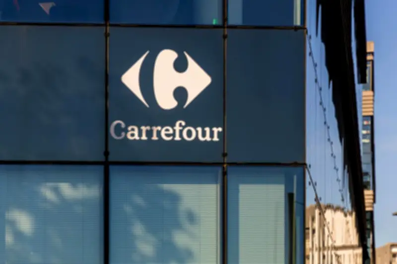 Carrefour promet de retirer 5.000 tonnes de plastique d'ici 2030