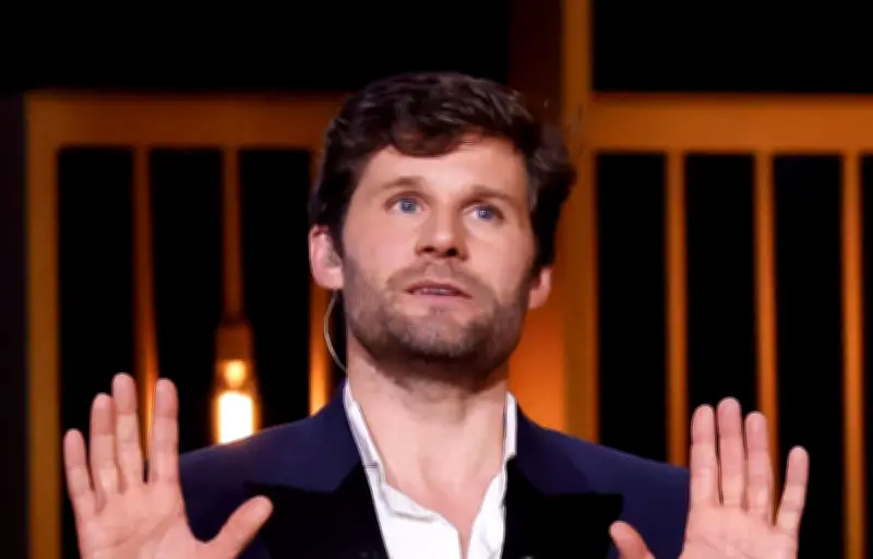 Castres annule une pièce d'Alexis Michalik sur un migrant, le maire RN assume