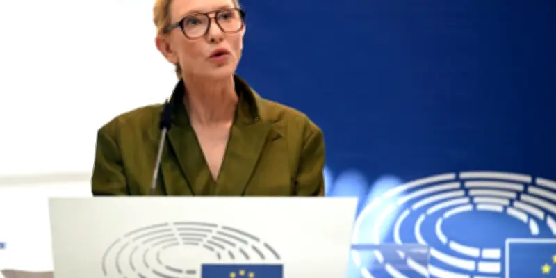 Cate Blanchett lance un site pour défendre les droits face à l'IA