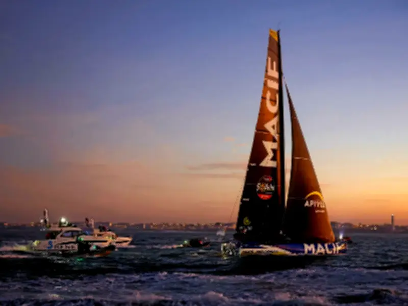 Charlie Dalin pulvérise le record du Vendée Globe en 2025