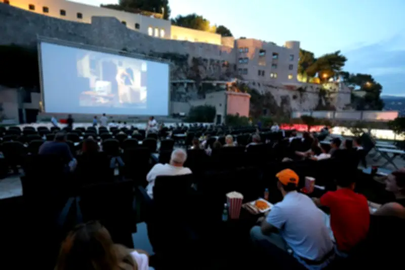 Cinéma en plein air dans les Alpes-Maritimes : notre sélection estivale