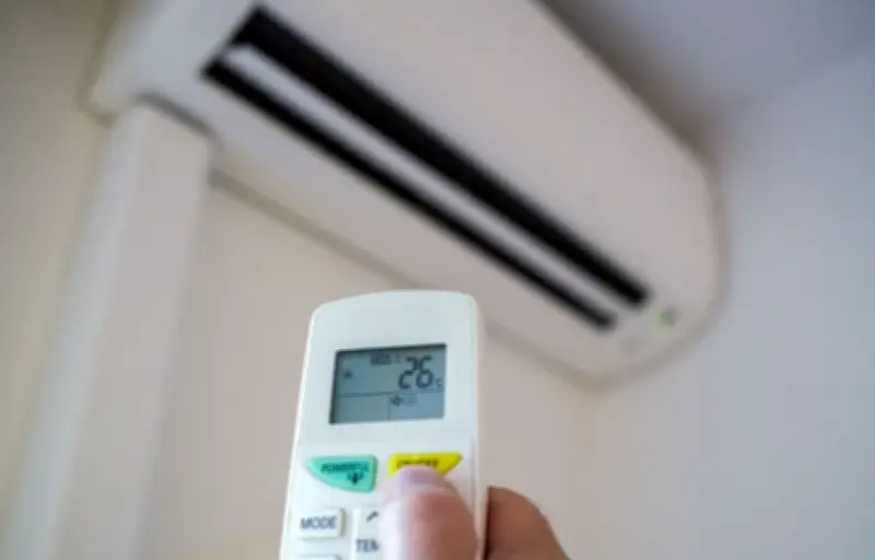 Climatisation : la ministre Monique Barbut « horrifiée » par l’idée d’en installer partout