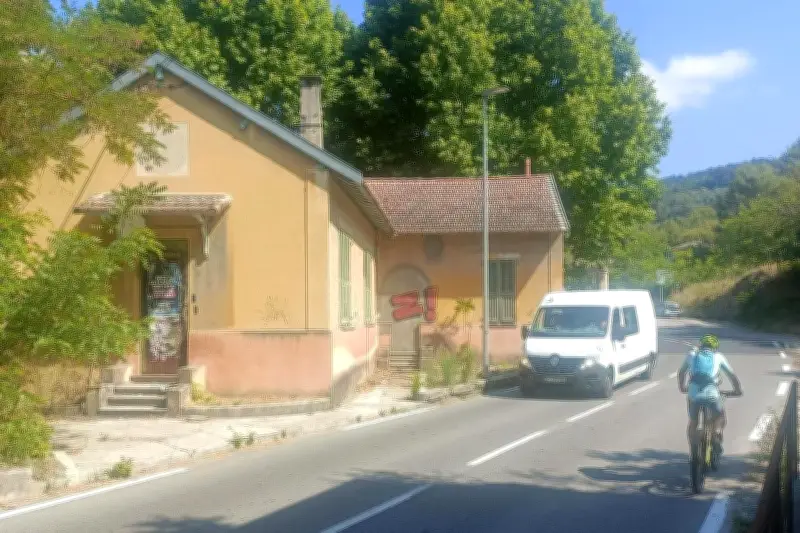 Contes acquiert l'ancienne cantine et piscine Lafarge pour 535 000 euros
