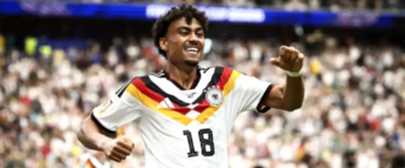 Coupe du monde 2026 : Macron euphorique, Allemagne en rupture de V, Bleus en congé