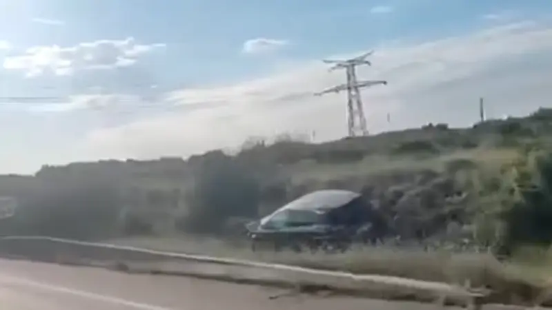 Course-poursuite sur l'A750 : individus encagoulés et victimes à genoux, l'enquête avance