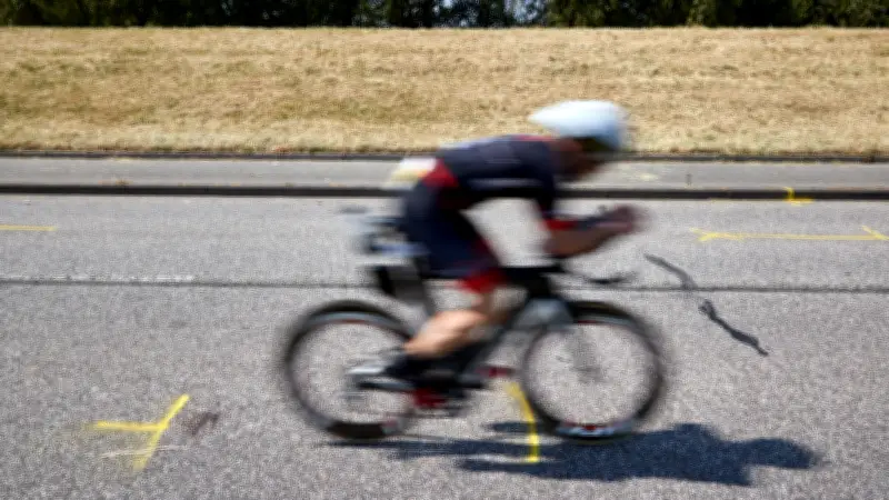 Cycliste meurt percuté par une moto lors d’un Ironman non officiel à Nice