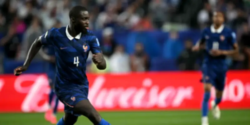 Dayot Upamecano, le patron de la défense des Bleus face au défi Haaland